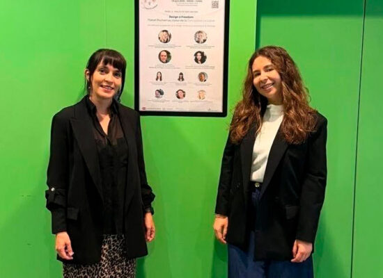 Betania y Patricia con su presentación en la jornada de cierre