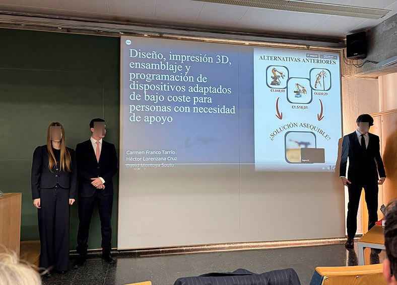 Tres alumnos exponen su proyecto STEMBach
